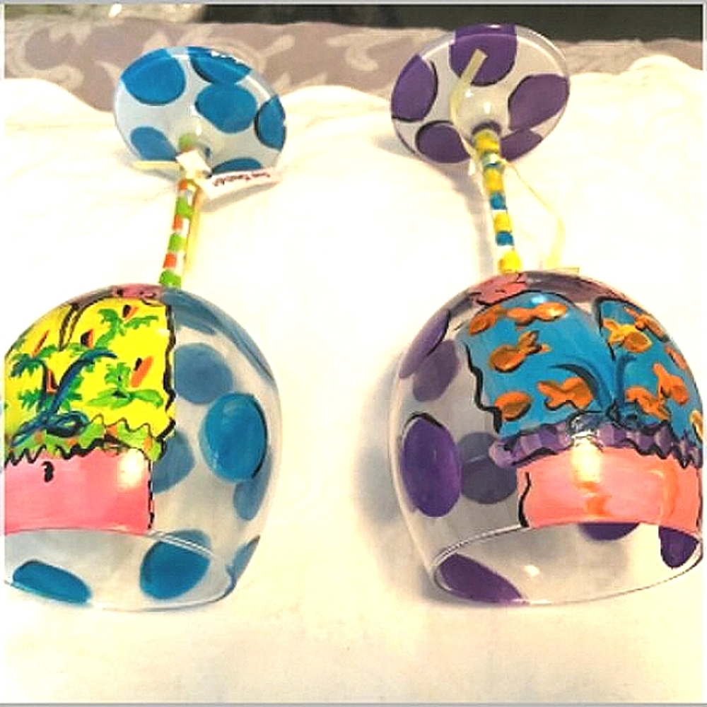 💜NWT Foxy Flamingo Hand Painted Polka Dot Goofy Wine Glasses🩵 - Picture 3 of 7